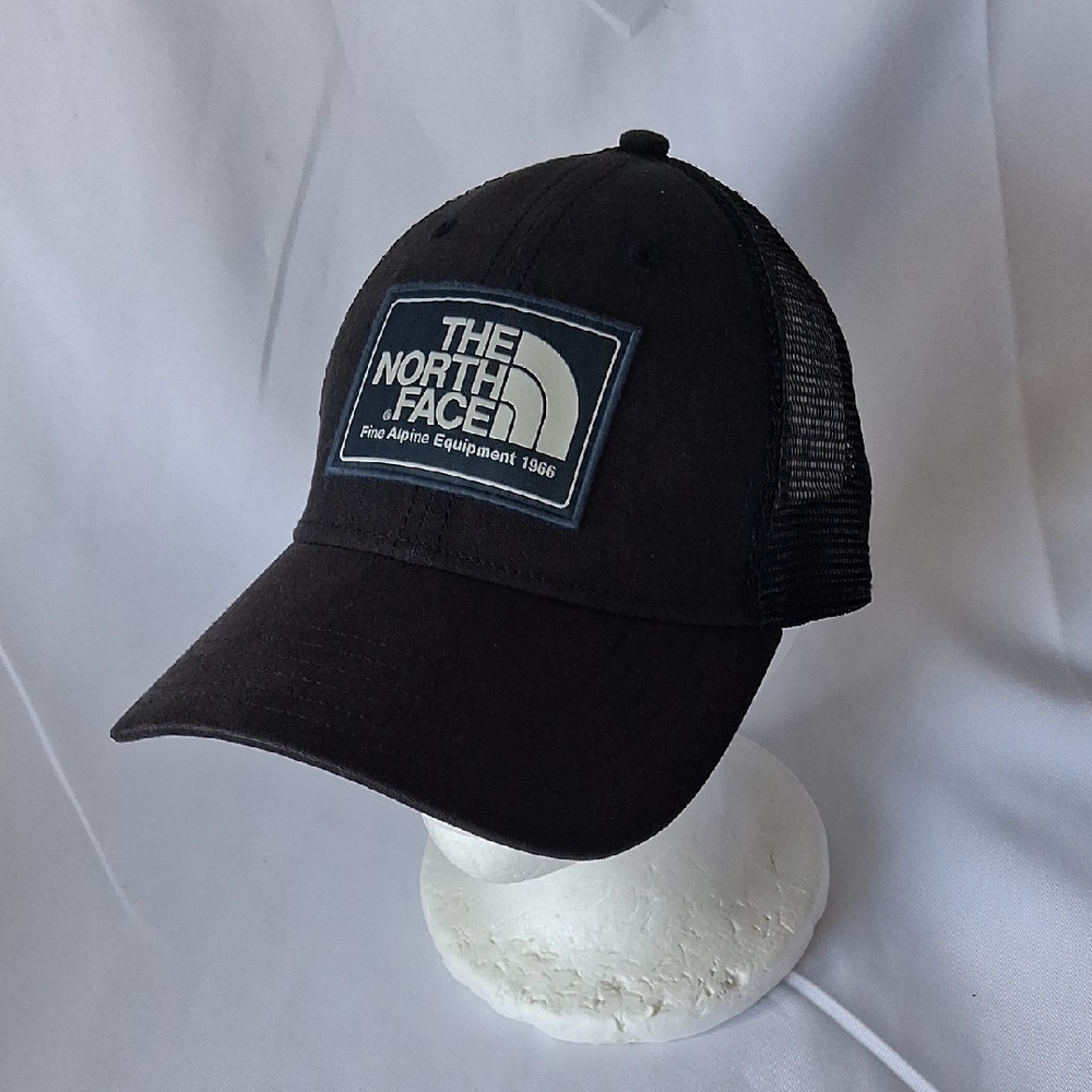 The North Face Black Mudder Trucker Hat Cap Adjustable Snapback OS